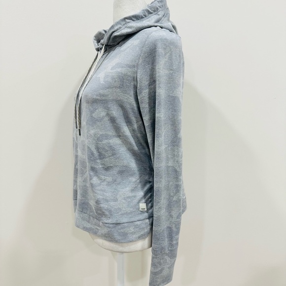 Vuori Hoodie Women Small Halo Essential VW226 Gray Camo Drawstring Top Soft Logo - Picture 3 of 9